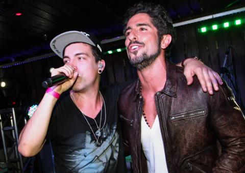  Marcos Mion comemora aniversário com NX Zero e Latino